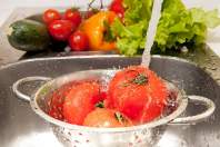 Eσείς πως πλένετε τα φρούτα και τα λαχανικά σας;